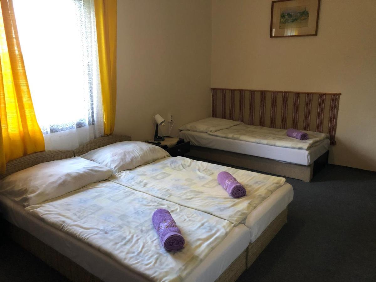 Patkos Motel Тісафюред Екстер'єр фото