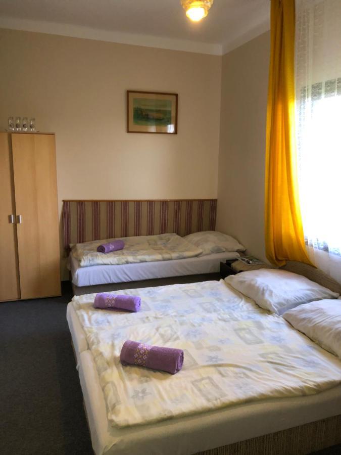 Patkos Motel Тісафюред Екстер'єр фото
